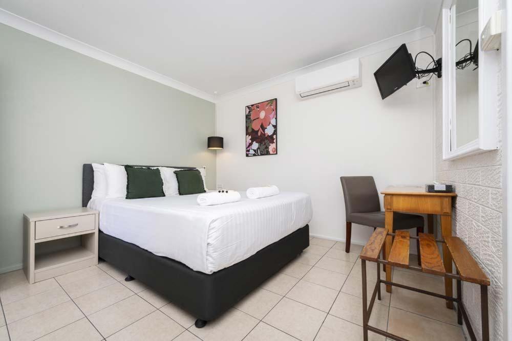 Fern Bay Motel Экстерьер фото